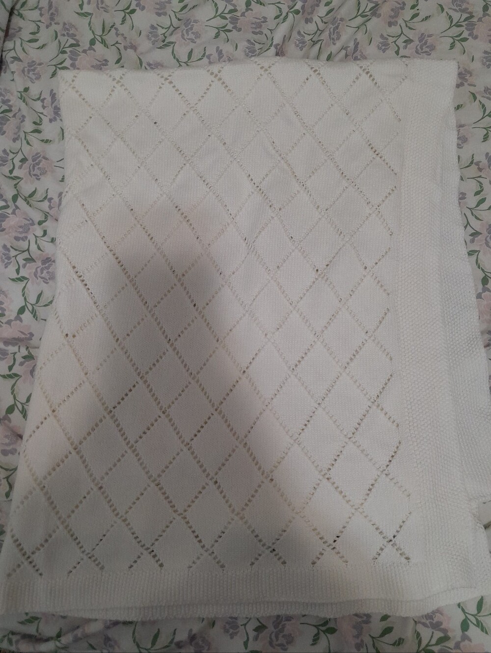 Jessica Simpson White Diamond Knit Throw Blanket